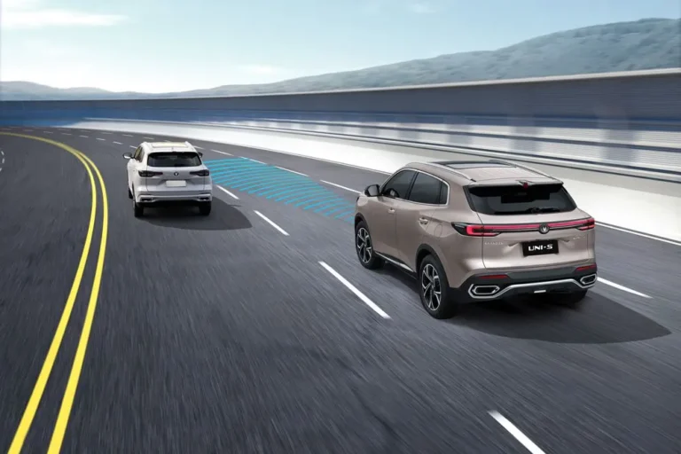 uni-s-safety-lane-assist